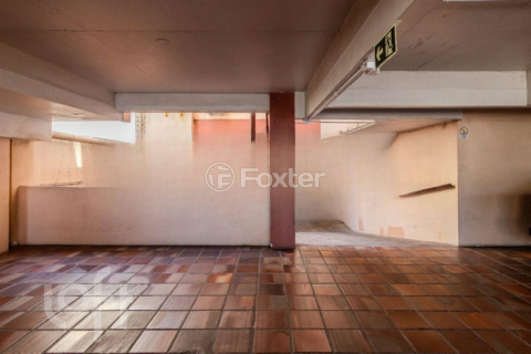 Image 5 - 979779