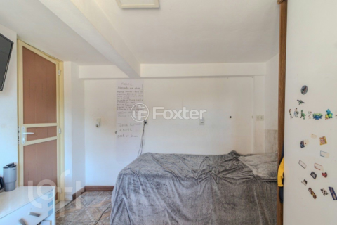 Image 31 - 979789