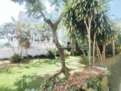 Image 3 - 979860