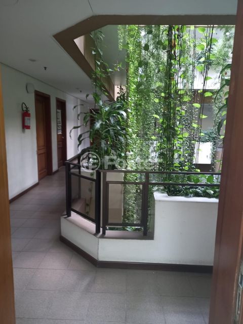 Image 1 - 979893