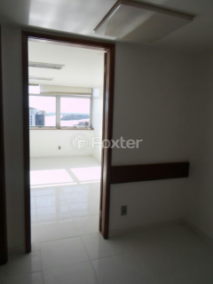Image 4 - 980335