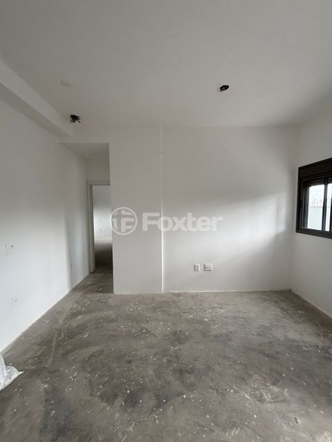 Image 7 - 980530