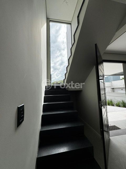 Image 3 - 980985