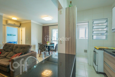 Image 7 - 981095
