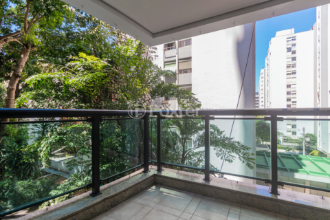Image 3 - 981738