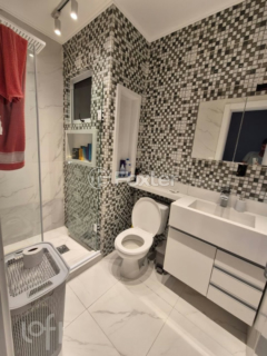 Image 3 - 981877
