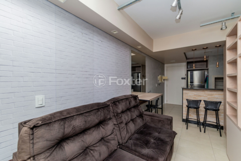 Image 7 - 981886