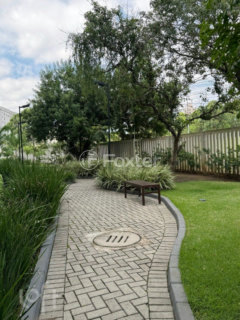 Image 27 - 982044