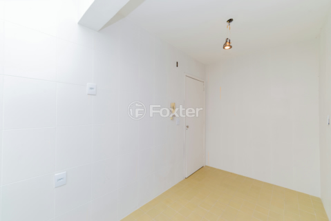 Image 38 - 982064