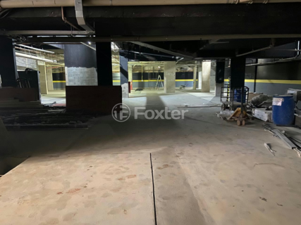 Image 31 - 982132