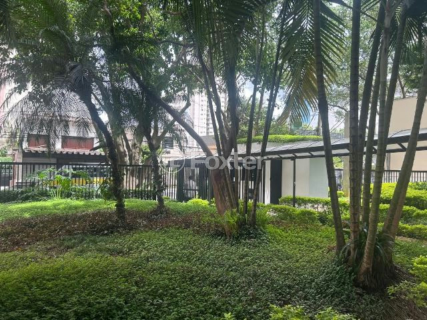 Image 23 - 982340