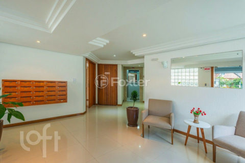 Image 29 - 982360