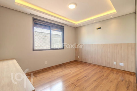 Image 3 - 982375