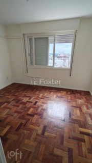 Image 8 - 982400