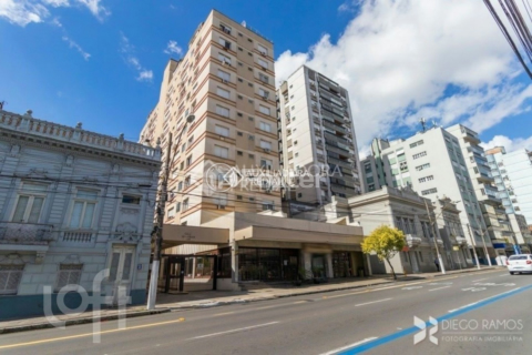 Image 3 - 982400