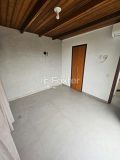 Image 11 - 982447