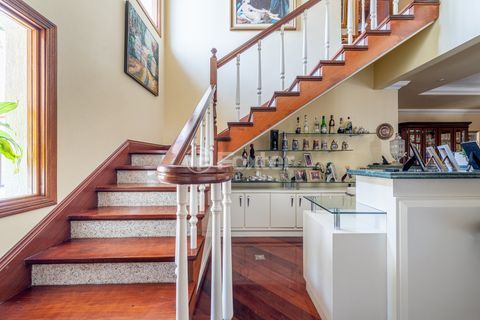 Image 31 - 982454