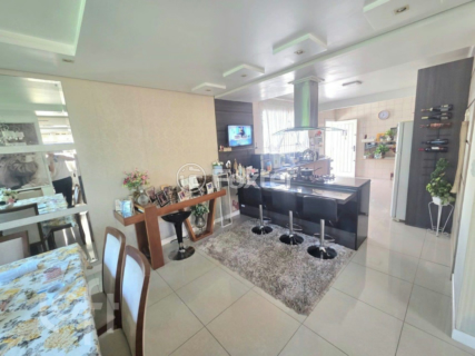 Image 7 - 982499