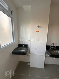 Image 4 - 982510