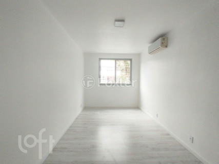 Image 7 - 982558