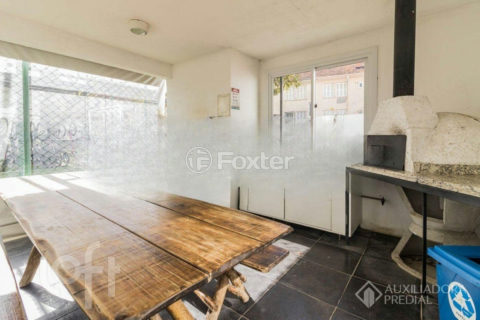 Image 29 - 982561