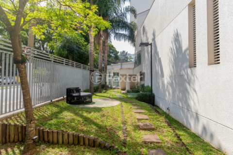 Image 31 - 982618
