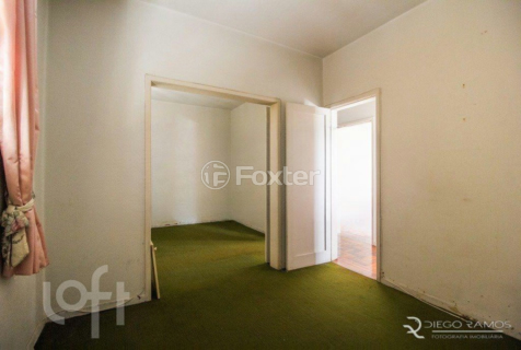 Image 8 - 982632