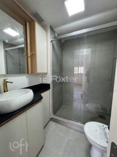 Image 7 - 982666