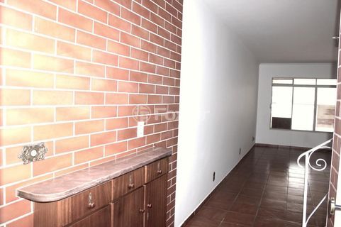 Image 19 - 982705
