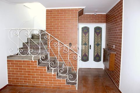 Image 18 - 982705