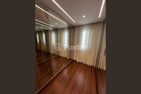 Image 11 - 982717