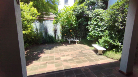 Image 3 - 982750