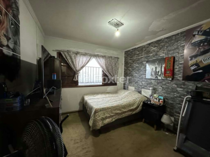 Image 4 - 982822