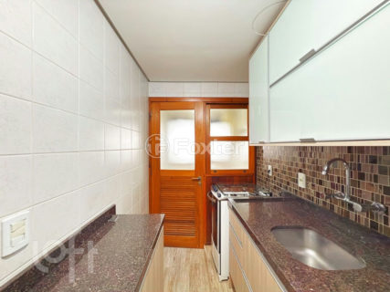 Image 21 - 982837