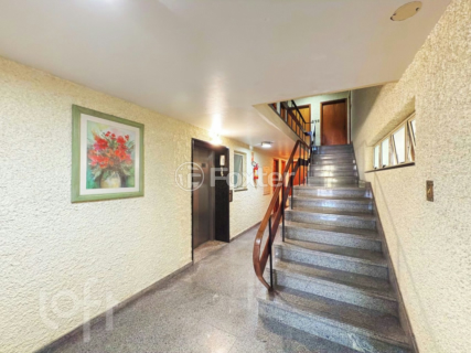 Image 32 - 982848