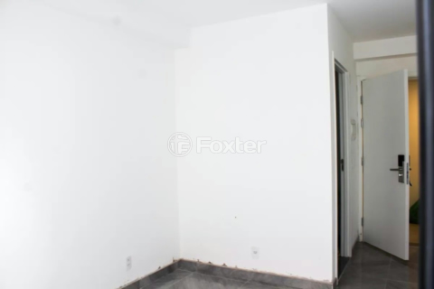 Image 4 - 982882