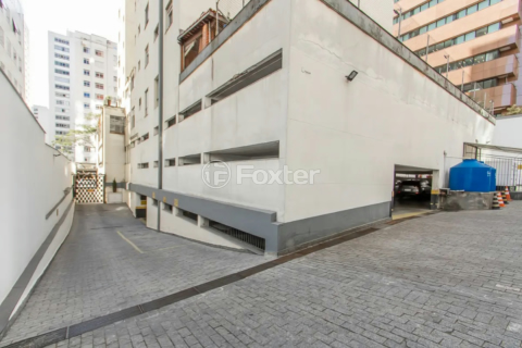 Image 33 - 982884