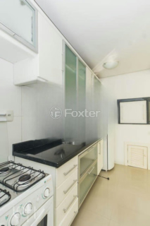 Image 7 - 982946