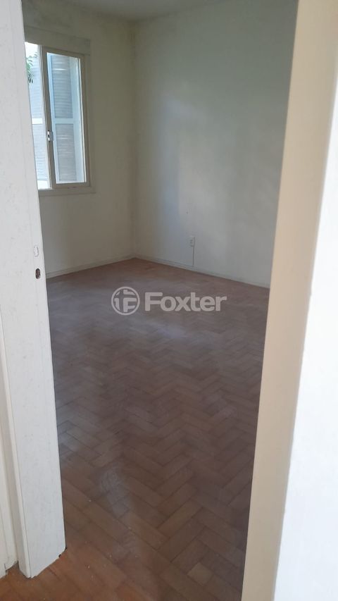 Image 3 - 982977