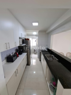 Image 3 - 982990