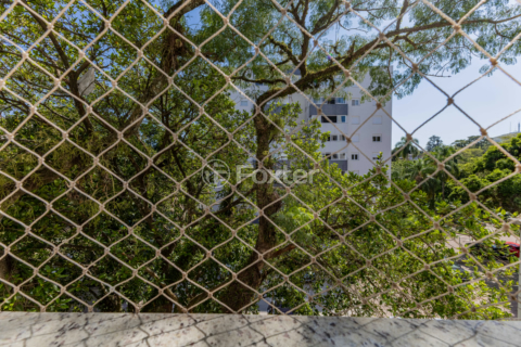Image 16 - 983004