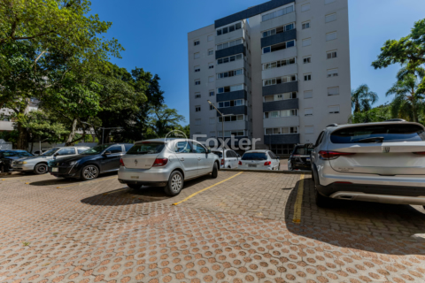 Image 33 - 983004