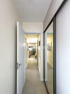 Image 22 - 983006