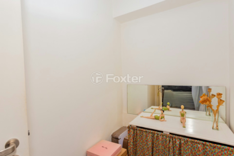 Image 37 - 983240