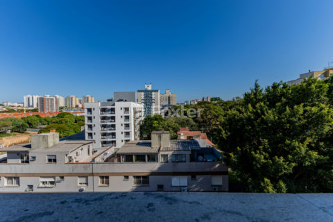 Image 17 - 983367