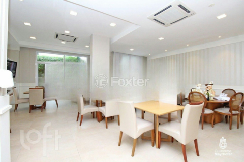 Image 21 - 983490