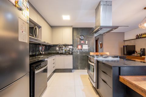 Image 33 - 983525