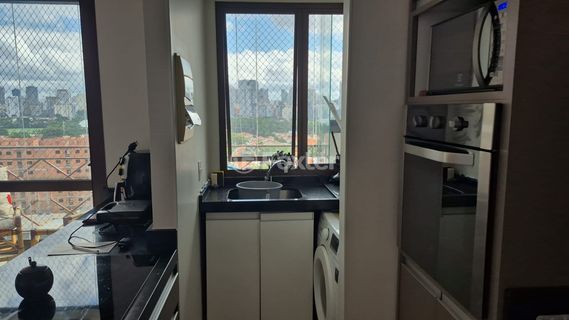 Image 3 - 983611