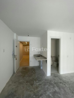 Image 7 - 983613