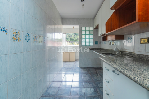 Image 21 - 983690